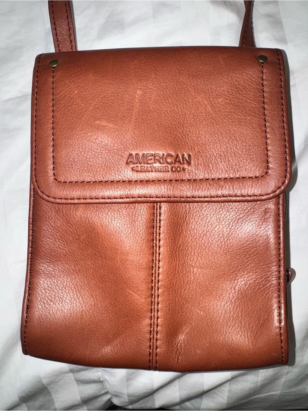 American Leather Co Kansas Crossbody in Brandy Smooth NWT - Picture 4 of 11